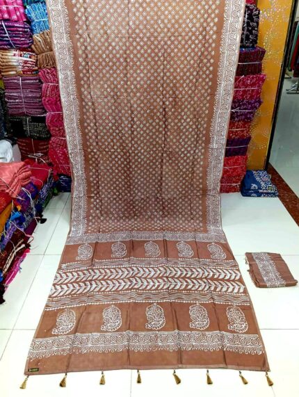 কুমিল্লা সিল্ক বাটিক শাড়ি